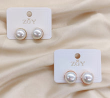 Carregar imagem no visualizador da galeria, Brincos Folheados de Pérolas 1 dúzia com 12 pçs (B1008-6)