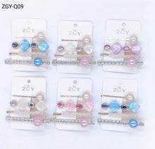 Carregar imagem no visualizador da galeria, Grampo  1 dúzia 12 cartelas  (Q09)