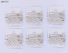 Carregar imagem no visualizador da galeria, Grampo para Cabelo 1 dúzia com 12 cartelas  (T17)