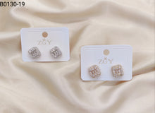 Carregar imagem no visualizador da galeria, Brincos Folheados Zircônia Masculino 1 dúzia com 12 pçs (B0130-19)